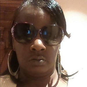 Meet your Posher, Theresa